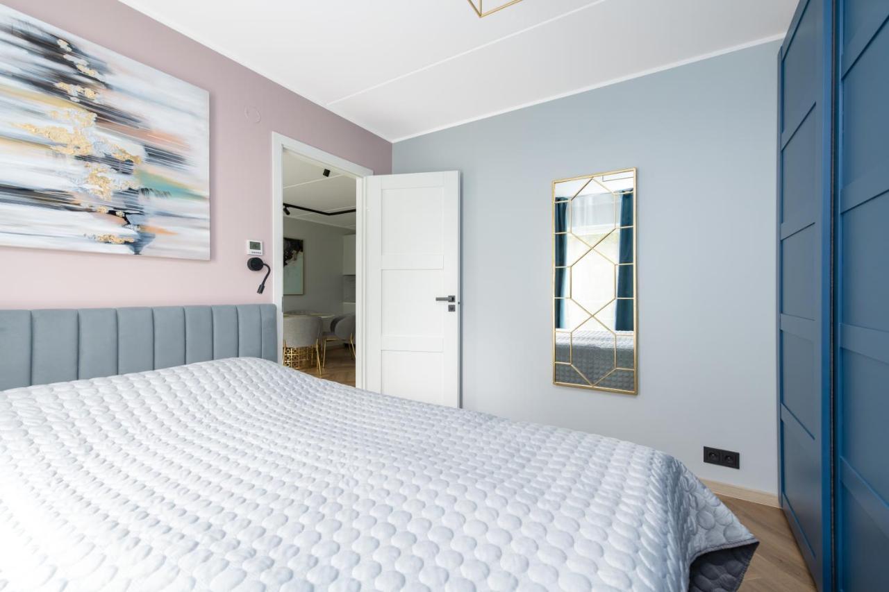Central Rosi Art Deco Apartment With Parking Tallinn Bagian luar foto