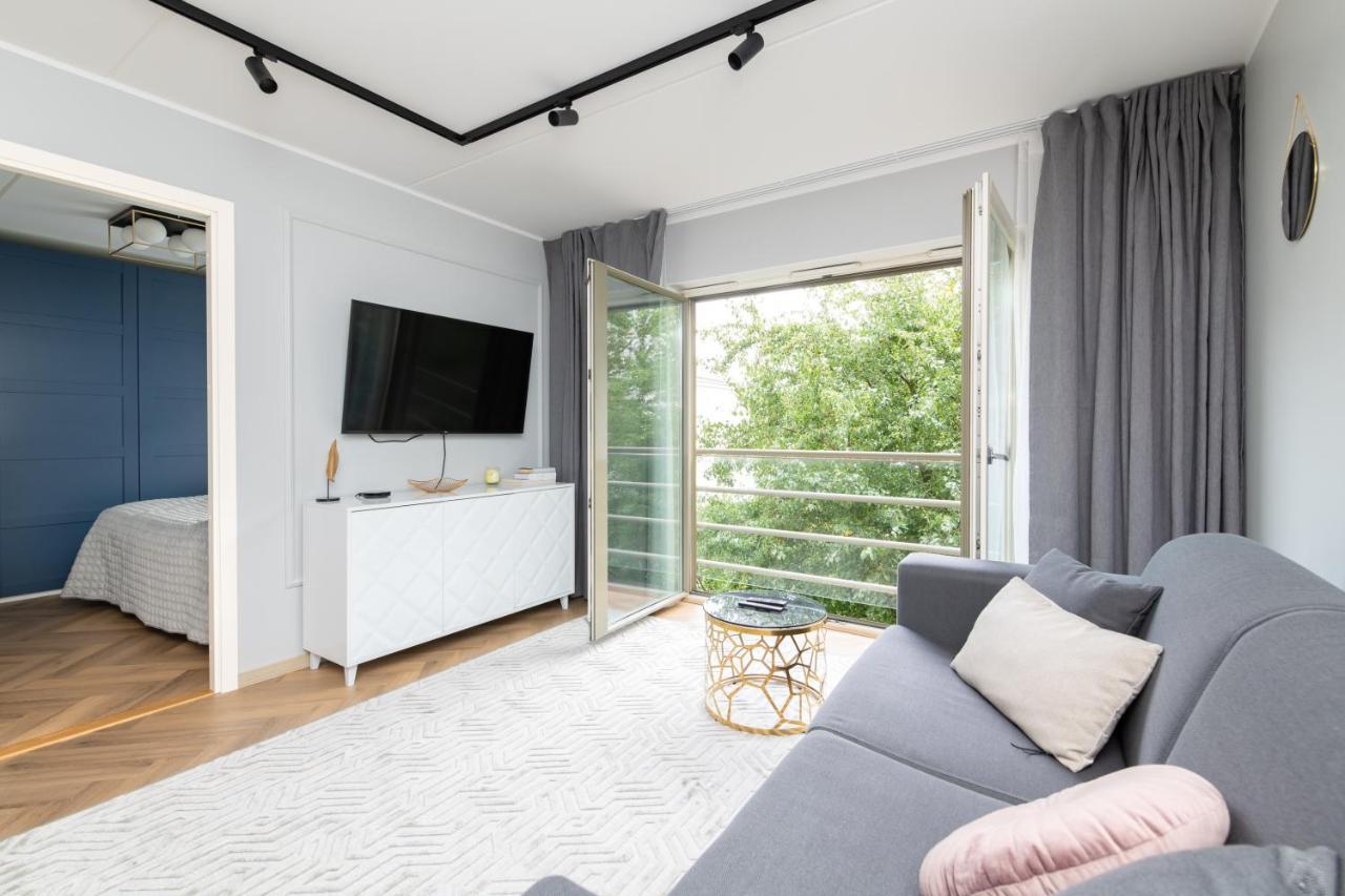 Central Rosi Art Deco Apartment With Parking Tallinn Bagian luar foto