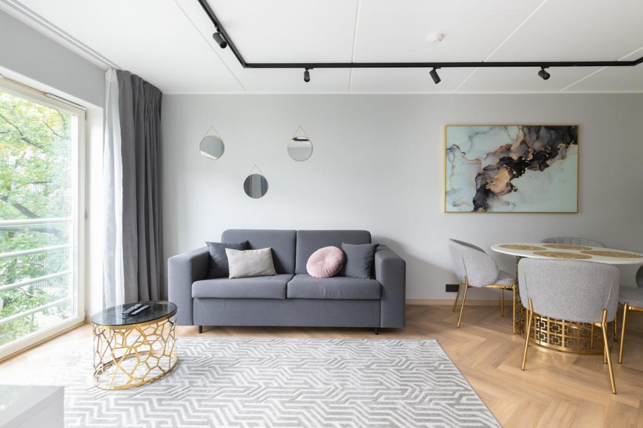 Central Rosi Art Deco Apartment With Parking Tallinn Bagian luar foto